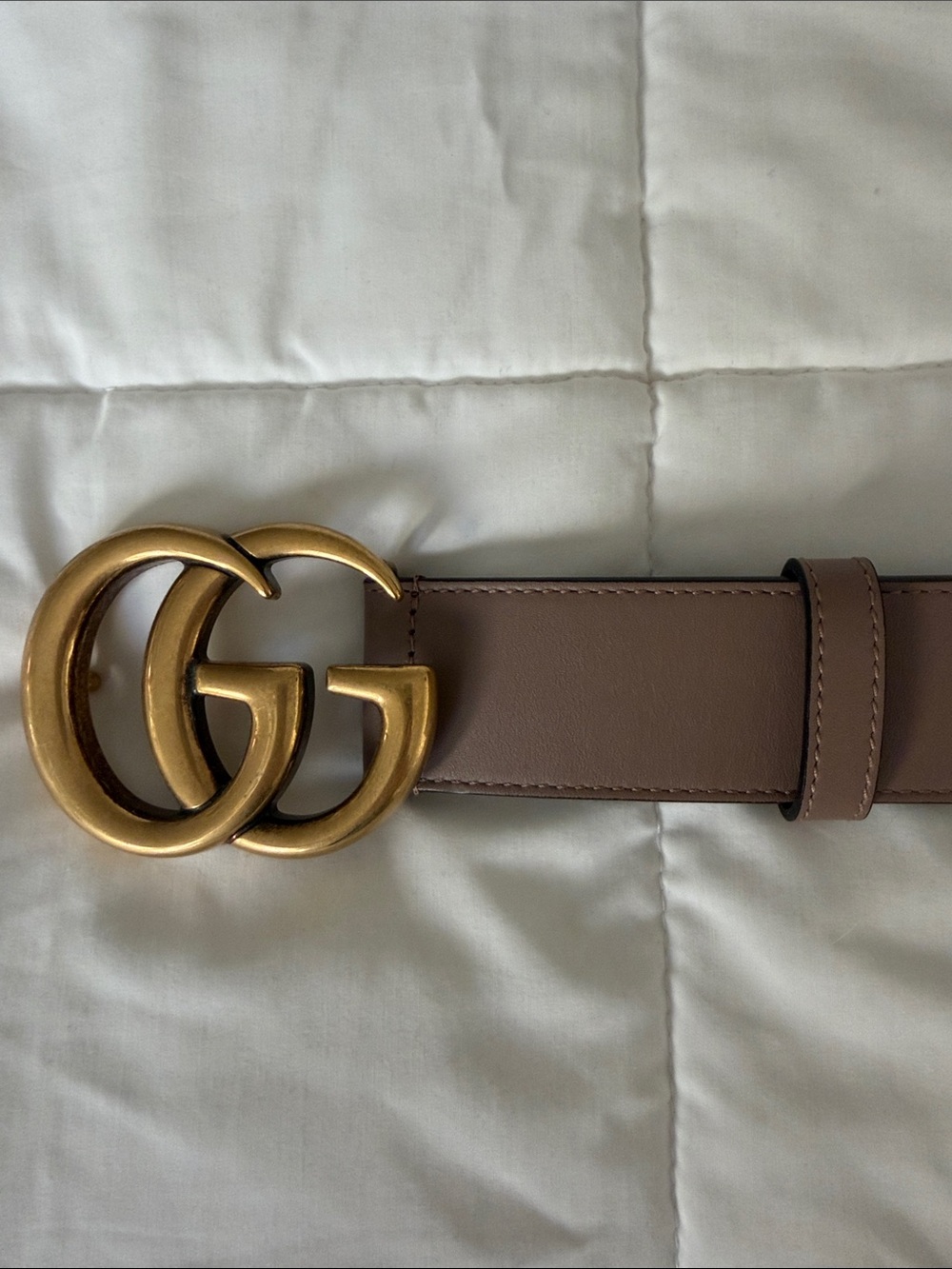 Gucci Double G Leather Belt in Mauve Pink with Gold Buckle - Picture 3 of 7